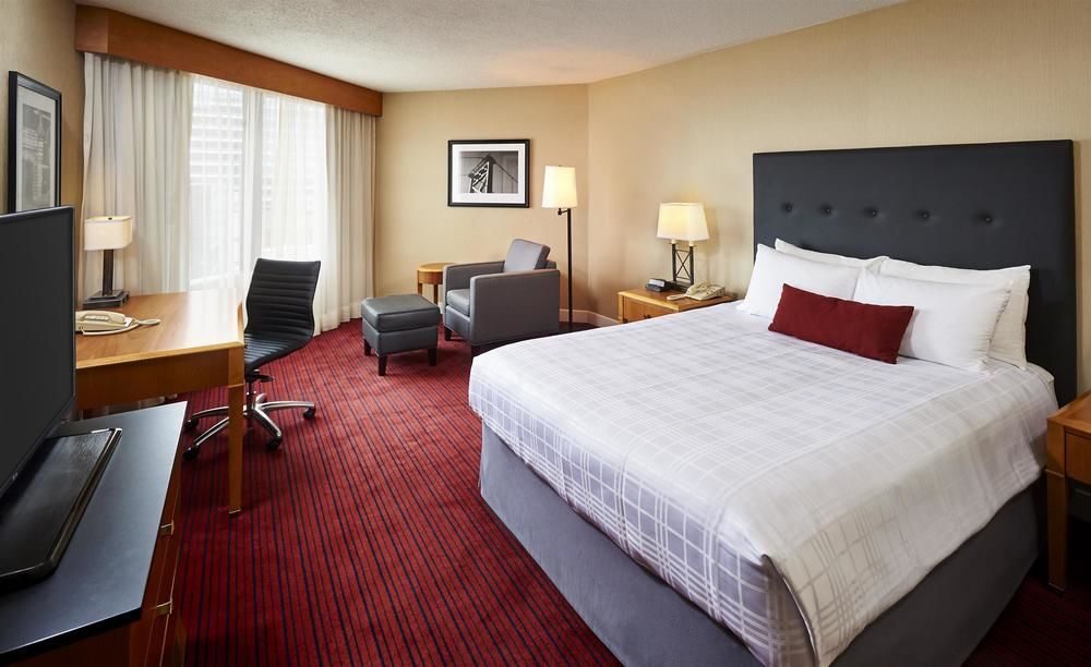 Best Western Plus Waterfront Hotel Windsor Exterior foto